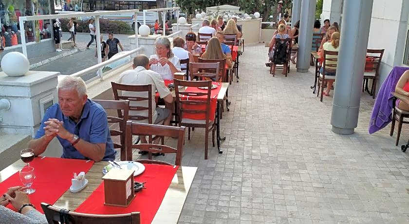 Almena Hotel