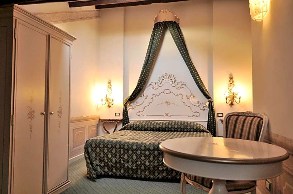 Hotel Mezzo Pozzo