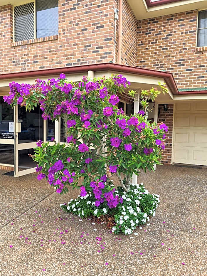 Country Gardens Motor Inn