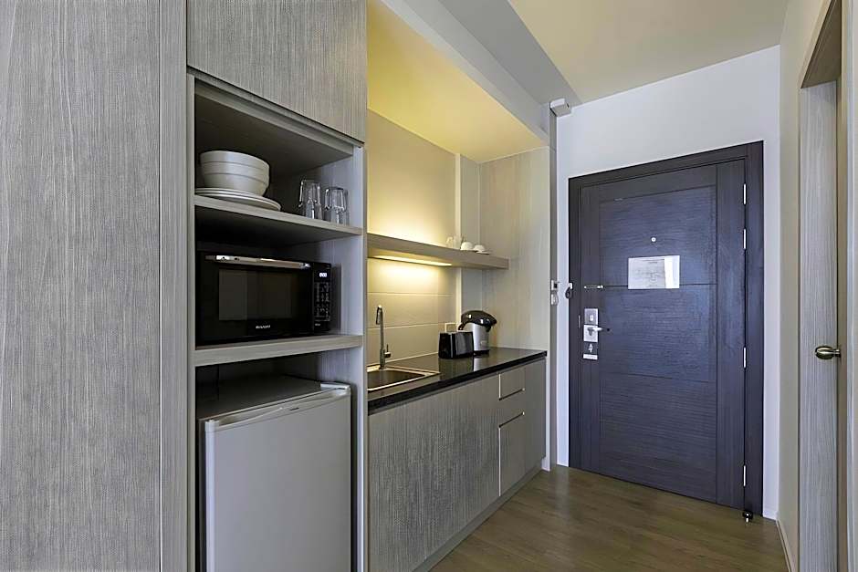 Classic Kameo Hotel & Services Apartment 