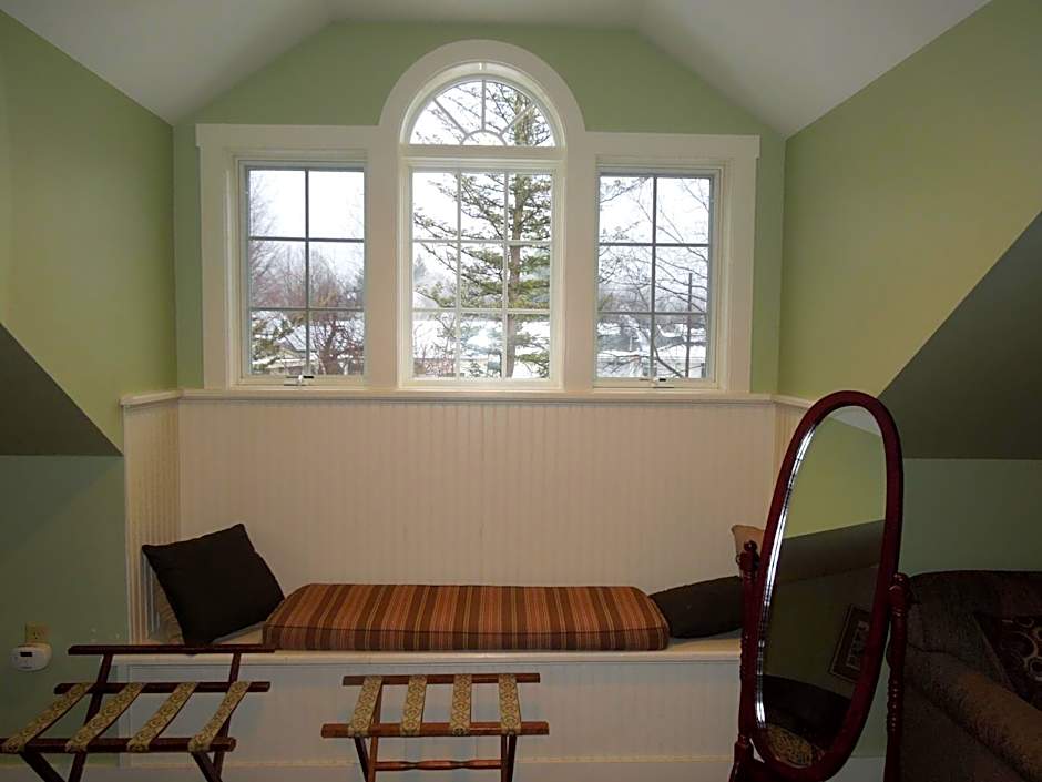 Kearsarge Inn