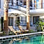 Icarus Hotel Ala?at?