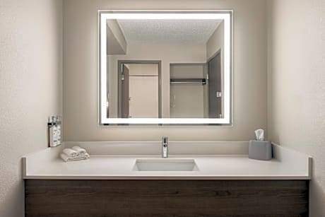 1 King Standard Extra Floor Space