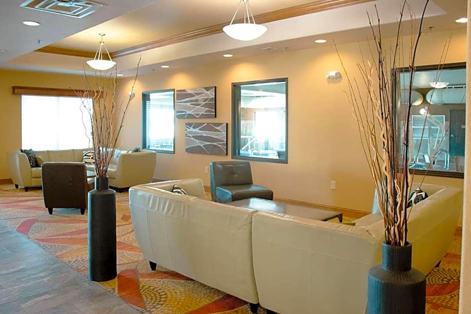 Comfort Inn & Suites Grand Forks near Alerus Center