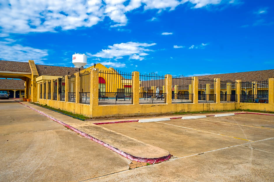 Aransas Bay Inn & Suites Corpus Christi by OYO