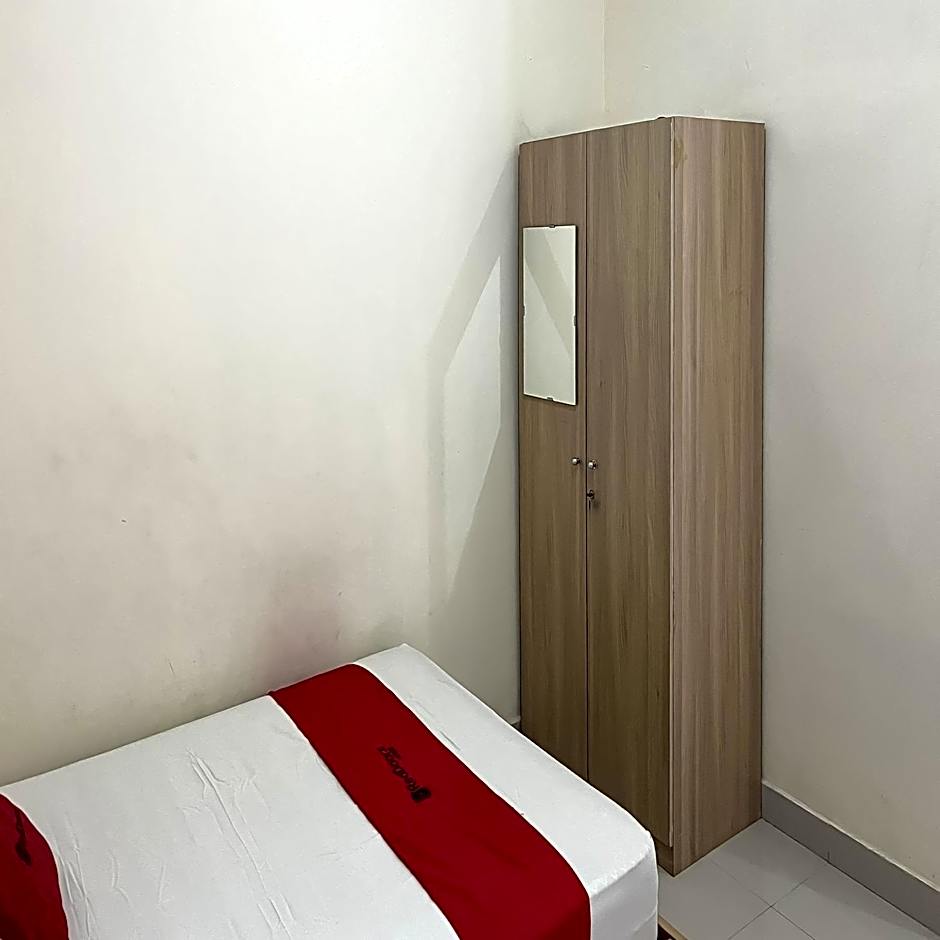 Reddoorz Syariah at Pondok Bintang Jalan Biring Romang Makassar