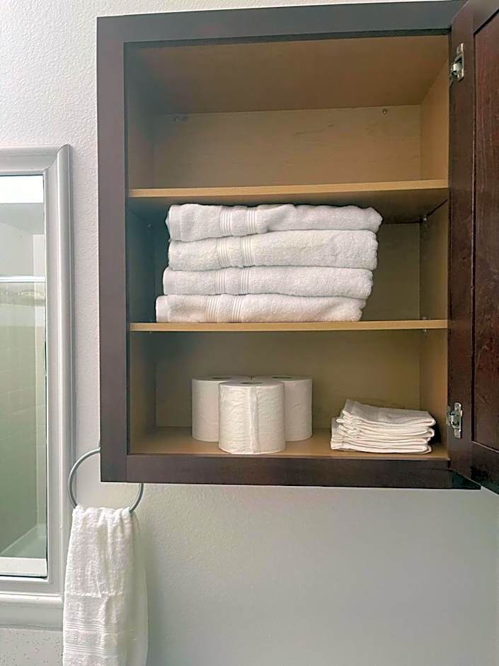 Convenient Spacious 2Bed 2Bath