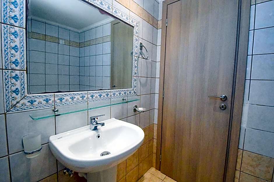 Nefeli Beach - living by the sea