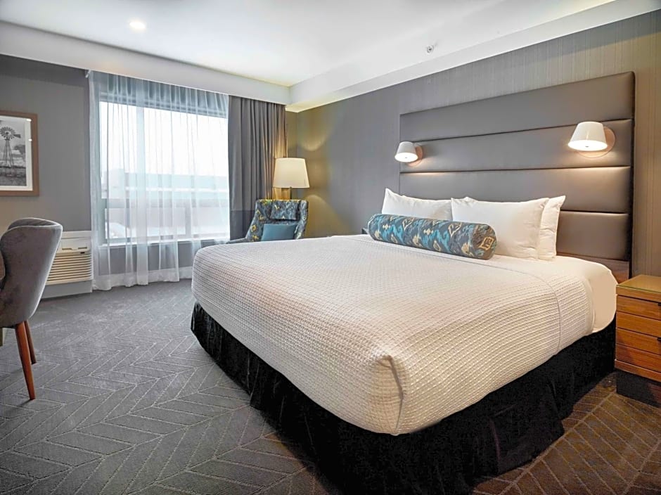Sandman Signature Plano-Frisco Hotel