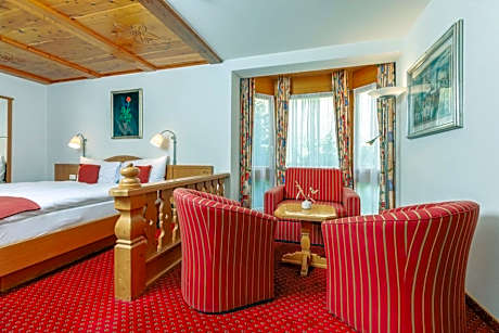 Deluxe Double Room with Balcony with Matterhorn view