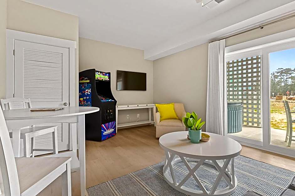 Cambridge Reserve at Bermuda Bay by KEES Vacations