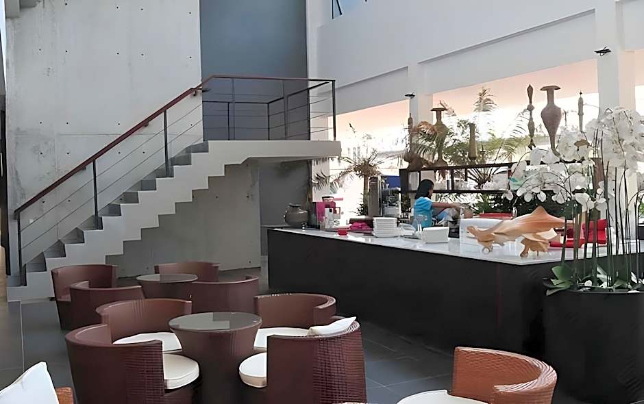 Roxy Sematan Villa & Townhouse