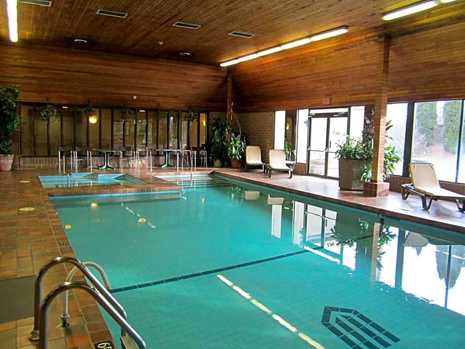 Photo 1 of 48 of Ramada Hotel & Conference Center by Wyndham Kelowna