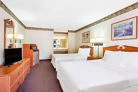 1 King Bed Mobility Accessible Room Non-Smoking