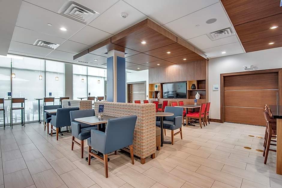 Holiday Inn Express & Suites Dallas North - Addison By IHG