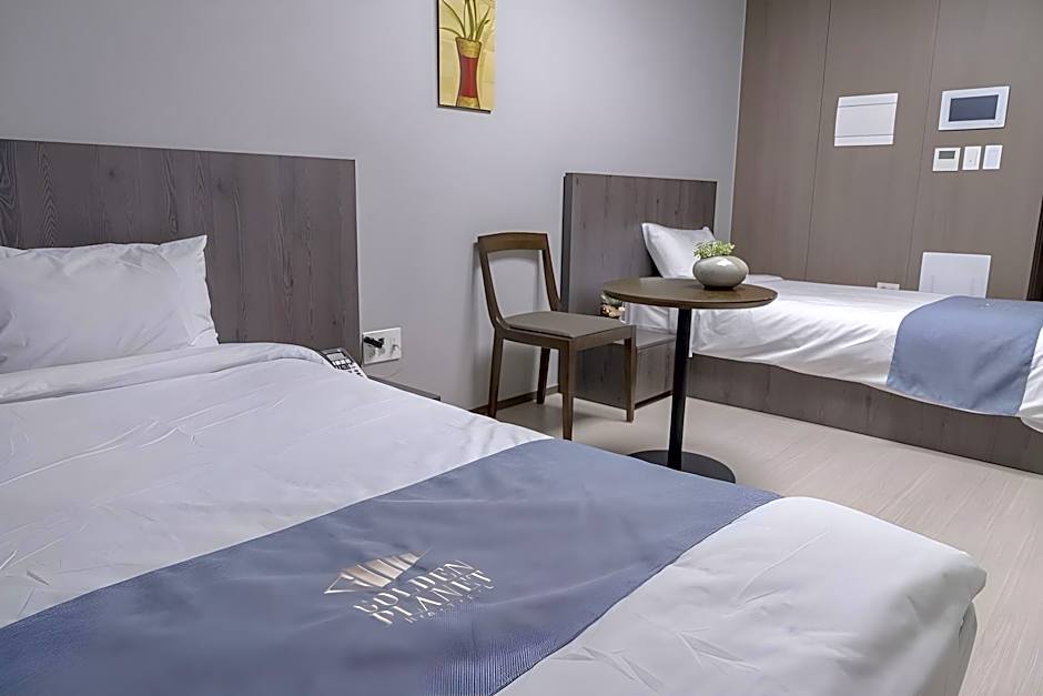 Golden Planet Hotel