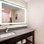 La Quinta Inn & Suites by Wyndham Cleveland