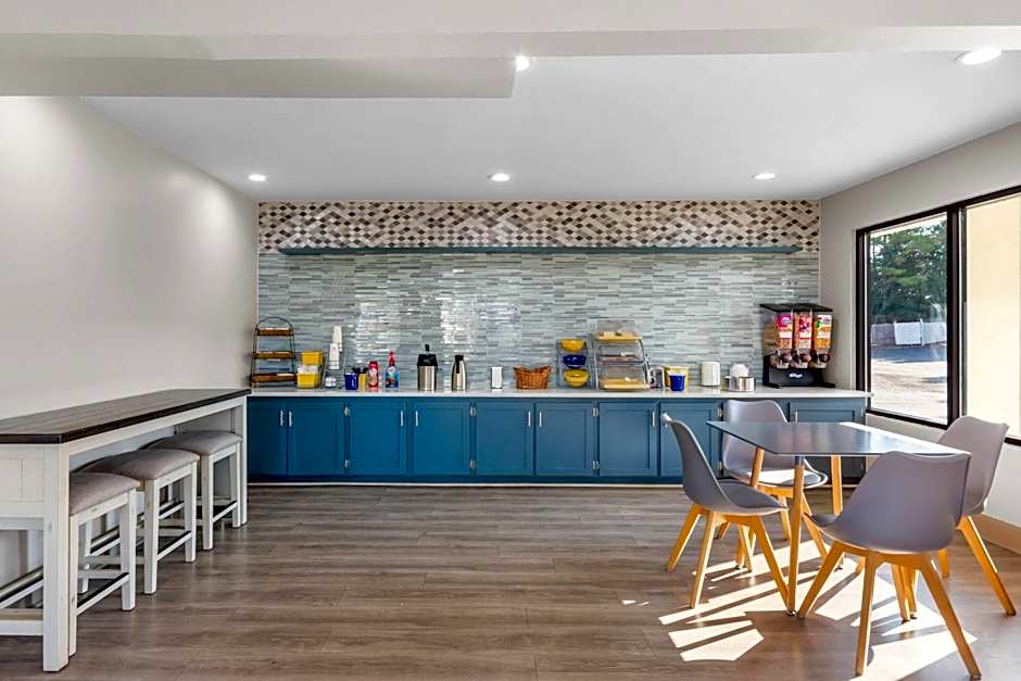 Days Inn by Wyndham Enterprise