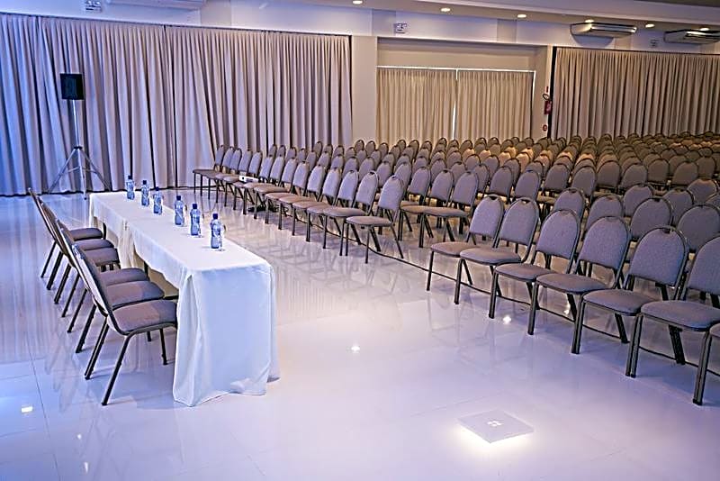 Slaviero Essential Ingleses Convention