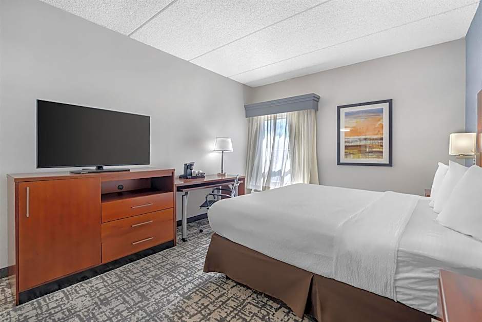 Best Western Plus Fresno Airport Hotel