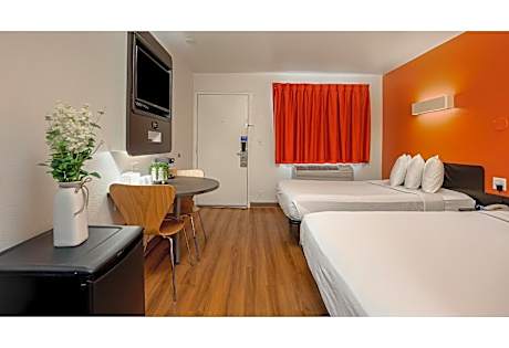 Double Room - Disability Access - Roll In Shower