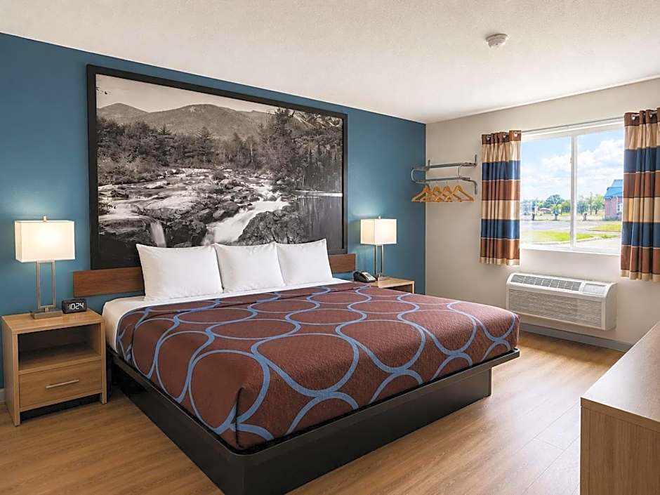 Super 8 by Wyndham Canandaigua