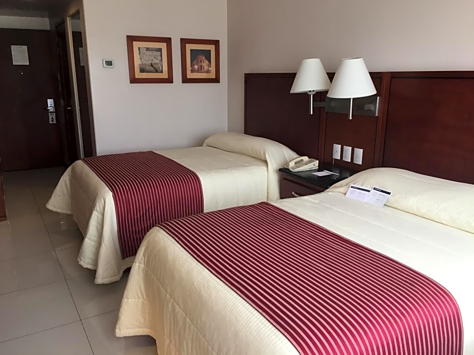 Hotel Fortin Plaza
