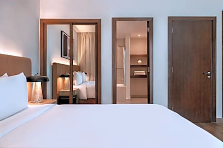 Studio Suite - Theme Park Access