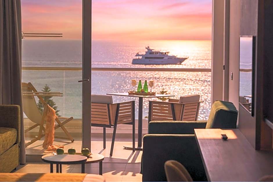 Cavo Maris Beach Hotel