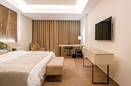 Premium City View King Room With Balcony