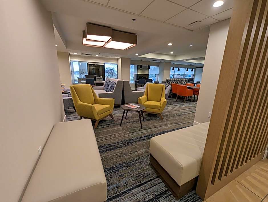 Holiday Inn Express Indianapolis Airport By IHG