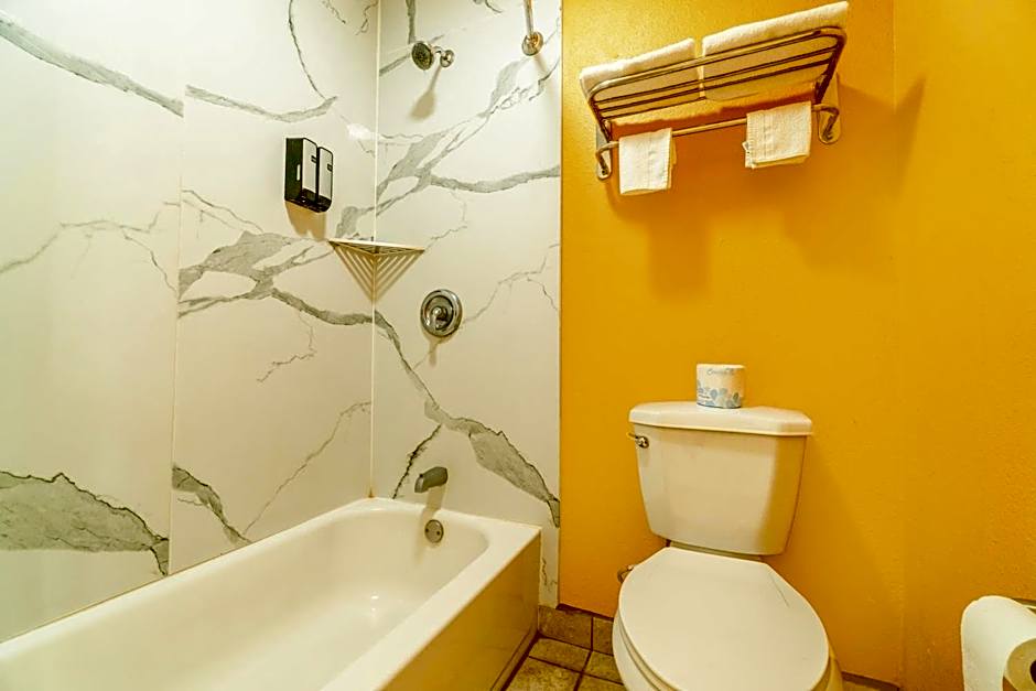 Crown Inn By OYO Denver Tx