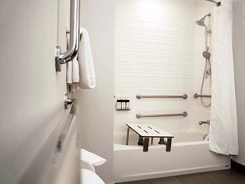 Avid Hotels Lancaster By IHG