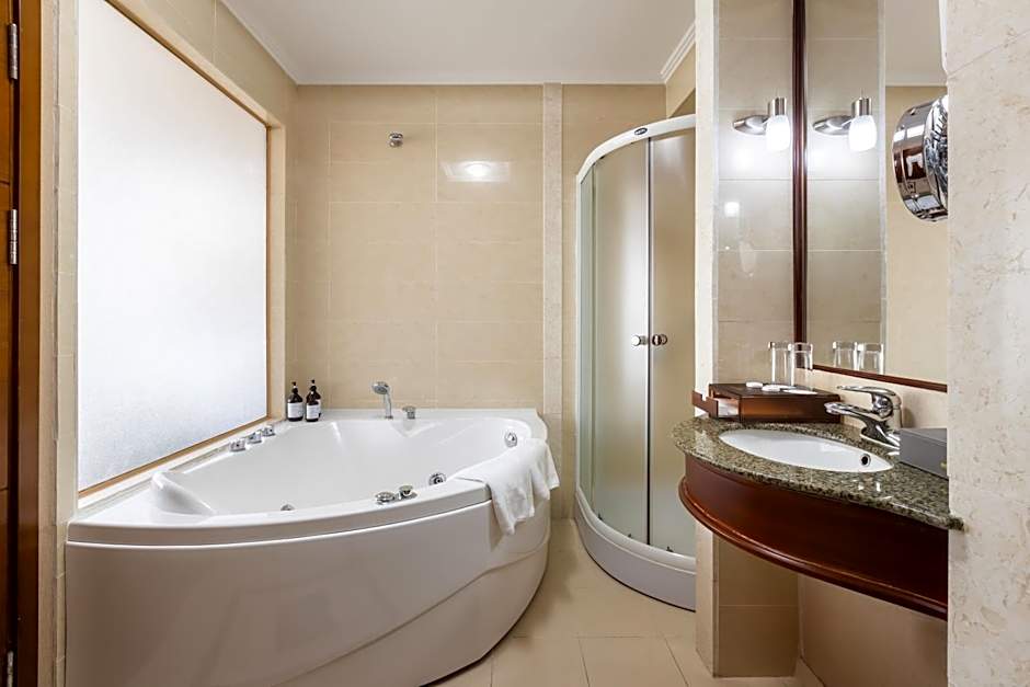 Grand Aiser Hotel