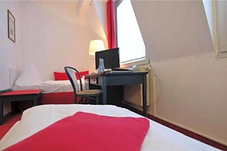 Double Room Business