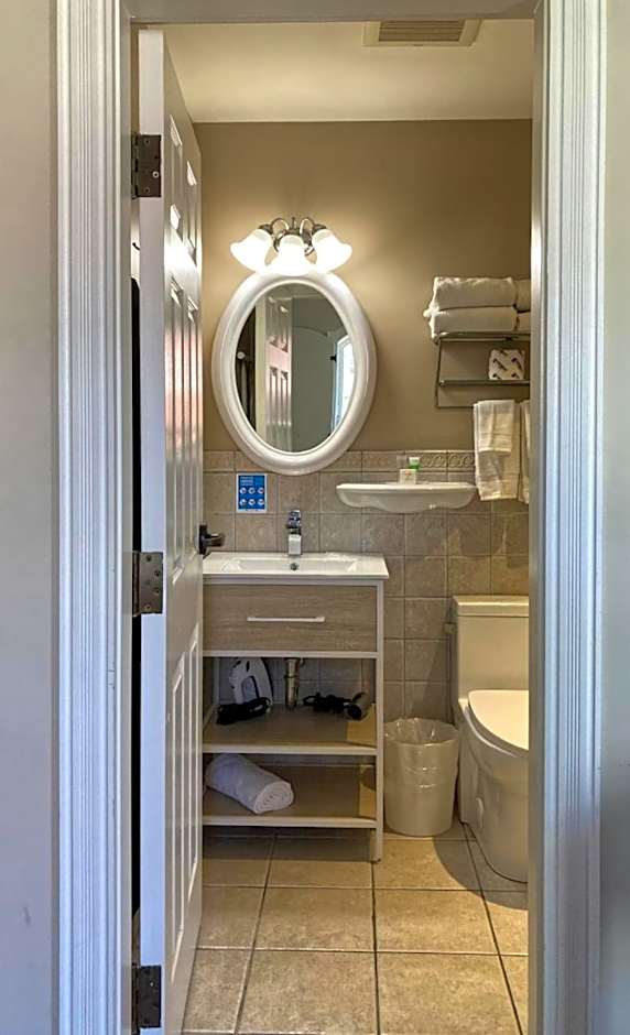 Lunenburg Arms Hotel