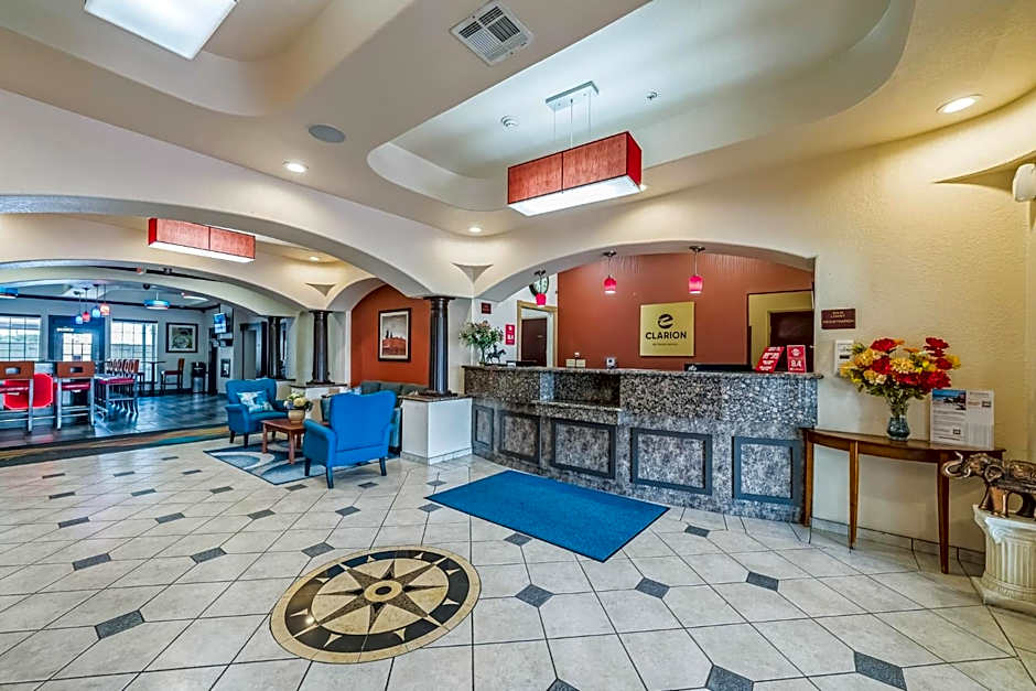 Clarion Inn & Suites Weatherford South