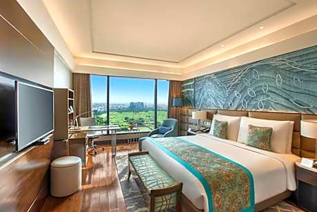 Club Room with 90 mins Cocktail hours