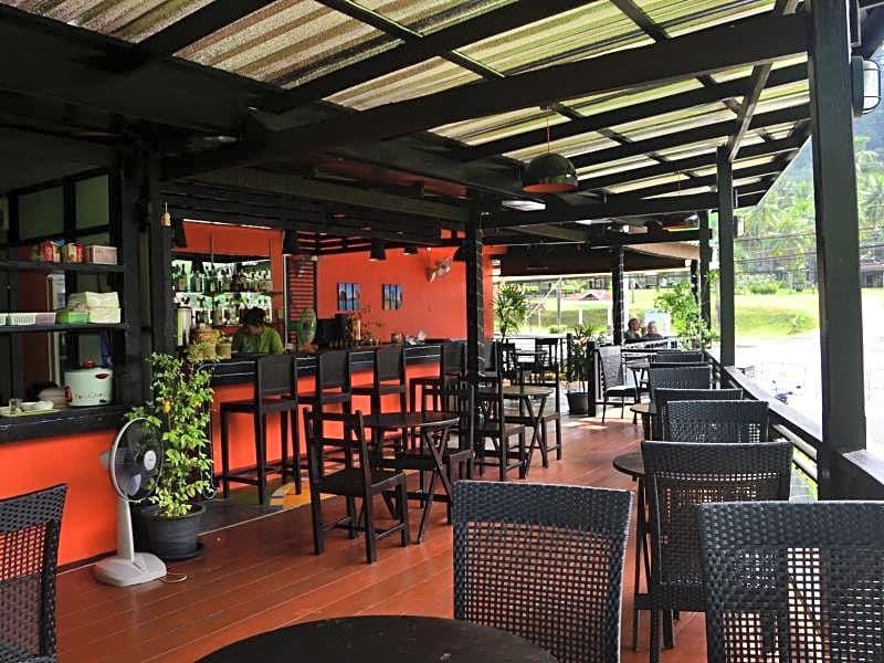 Khaolak C-nior Bungalows