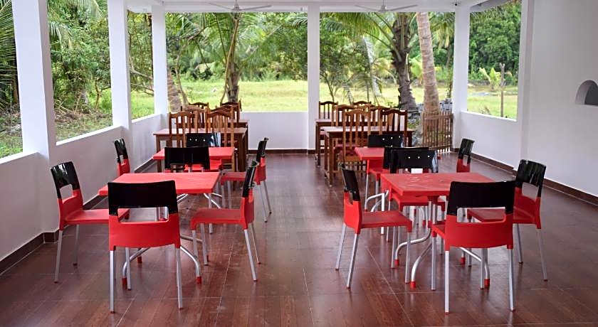 Hotel Exotica Squares