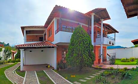 Cabaña campestre amplia y privada en Chinácota