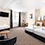 Le Phenix Hotel