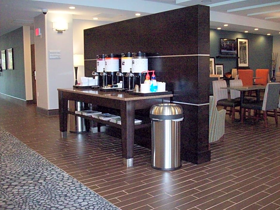 Hampton Inn- Suffolk