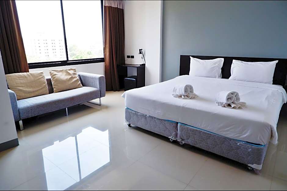 IZEN Budget Hotel & Residences