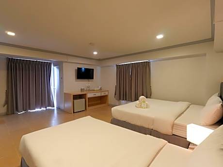 Deluxe Triple Room