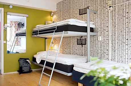 Bed in 6-Bed Mixed Dormitory Room