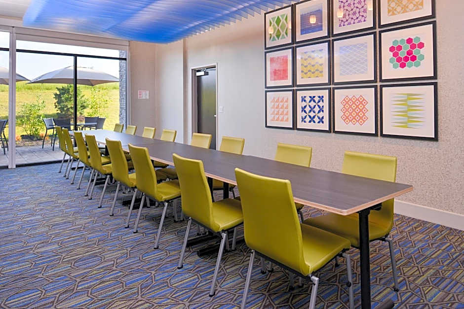 Holiday Inn Express And Suites Olathe West By IHG