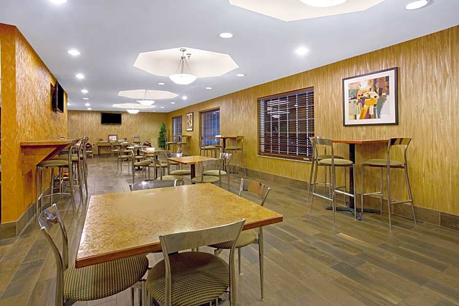 La Quinta Inn & Suites by Wyndham Dickinson