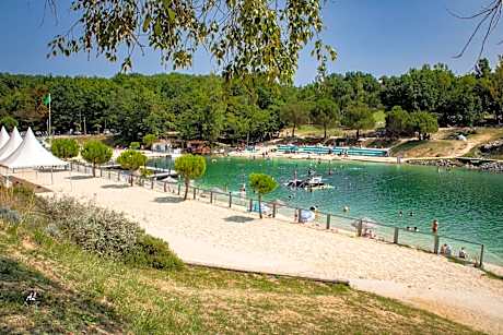 Terres de France - Les Hameaux des Lacs