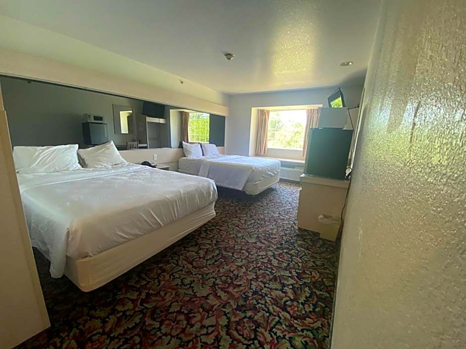 Motel 6 McAlester OK - South